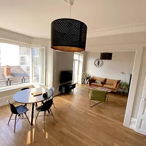 T3 De 73 M2 , Garage , Vue Montagnes Et Chateau Apartment