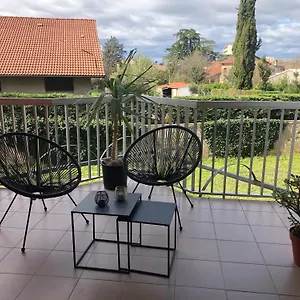 Moderne, Terrasse Et Parking Apartment